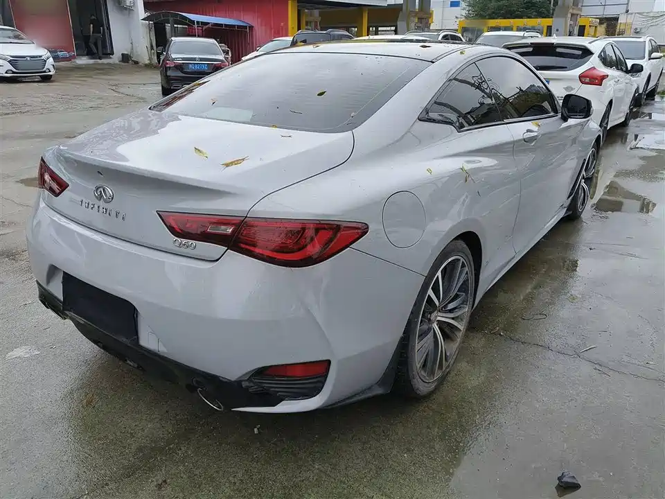 Infiniti Q60