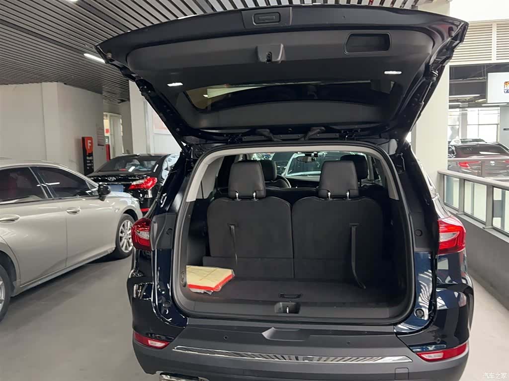 Buick Enclave, 2021 9