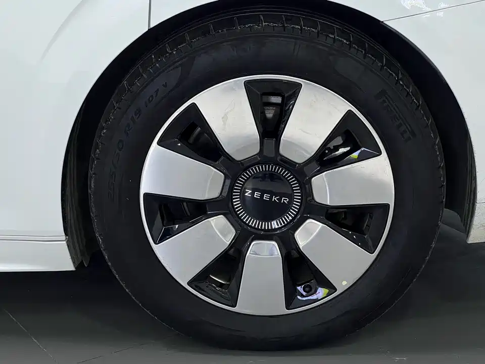 Zeekr 009