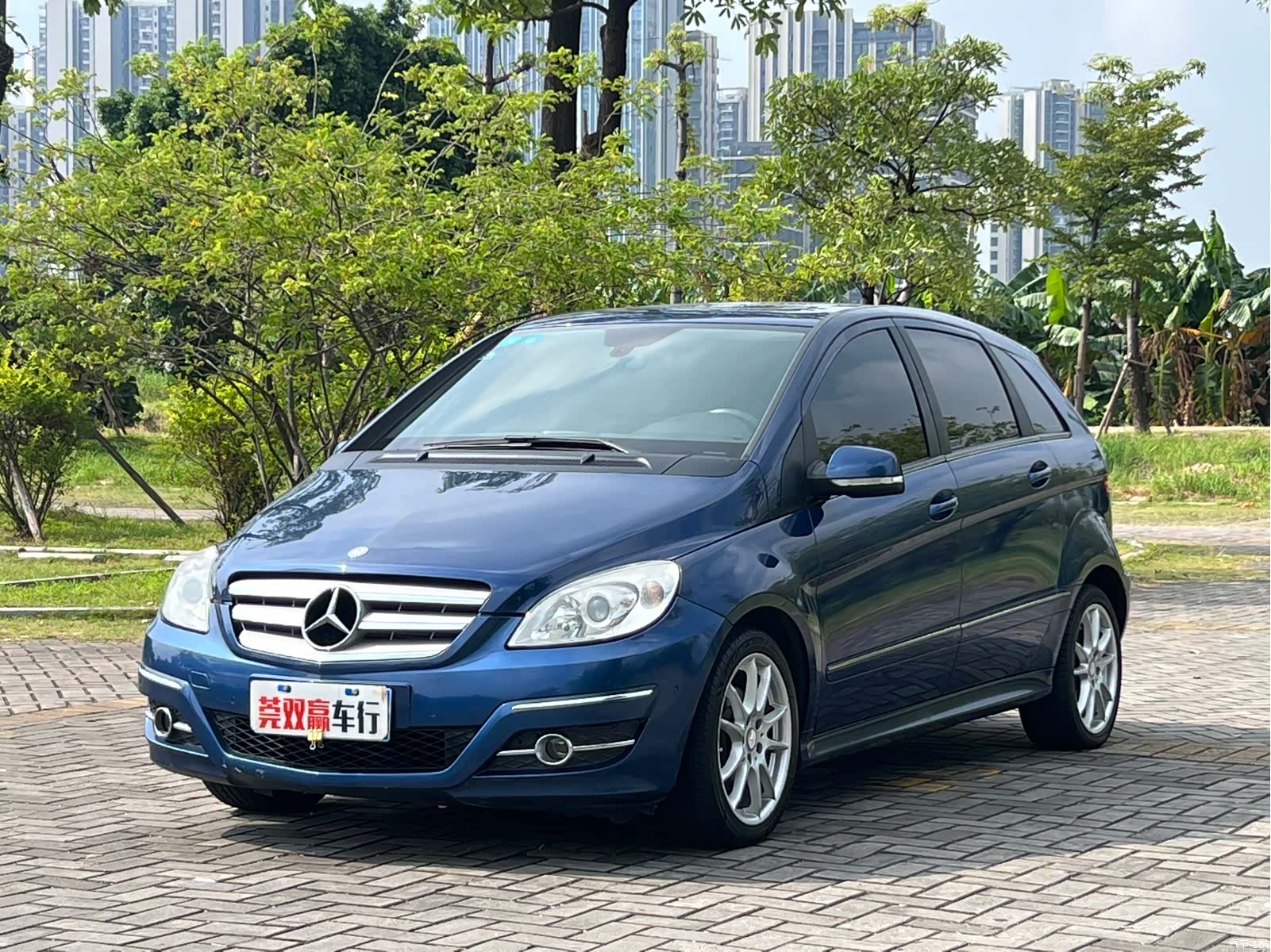 Mercedes-Benz B-Class, 2011 1