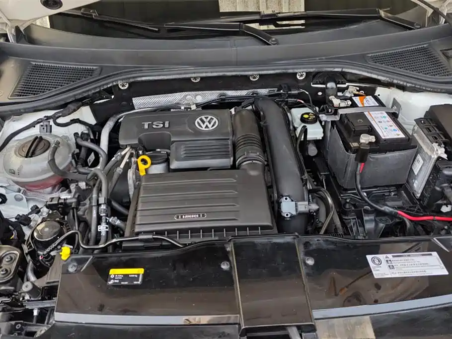 Volkswagen T-ROC exploring Songs