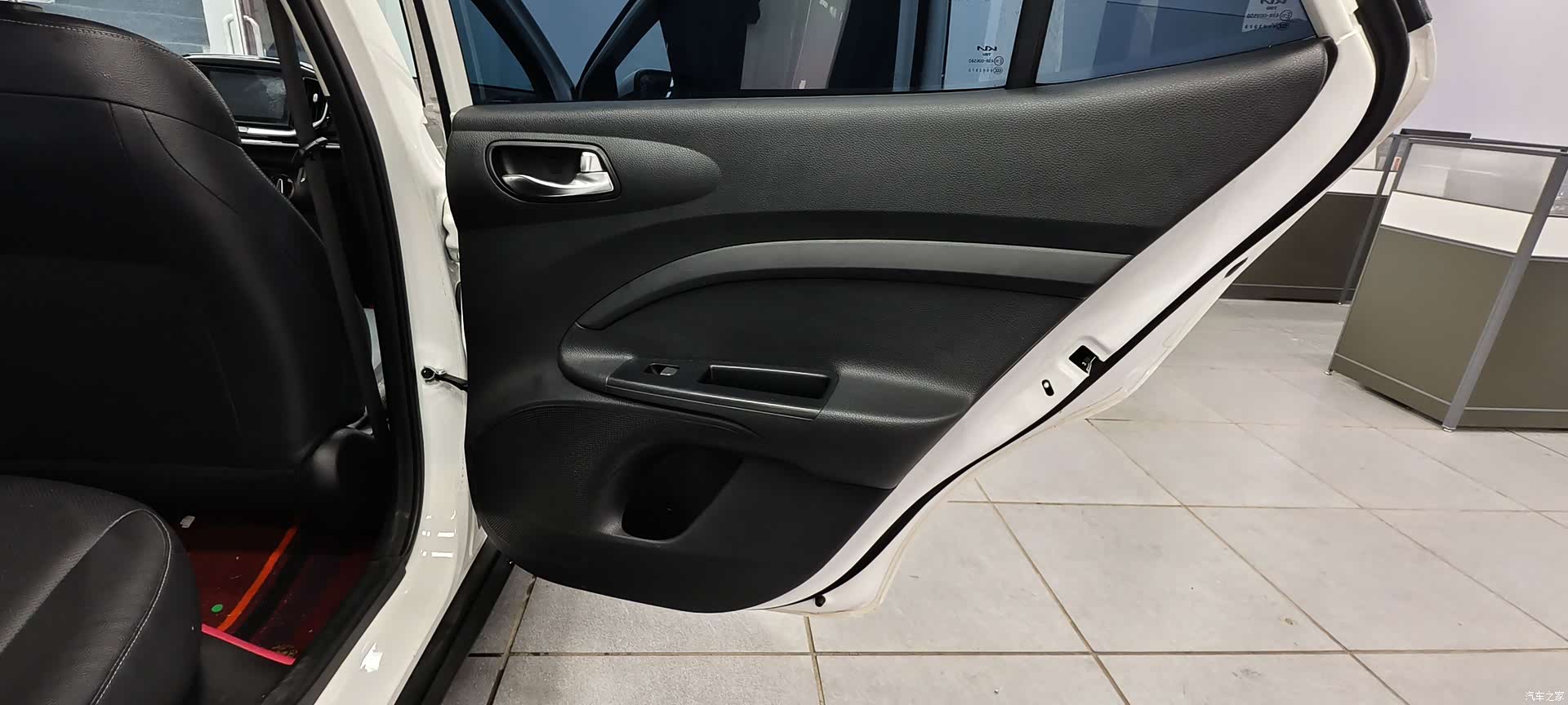 Kia KX1, 2022 33