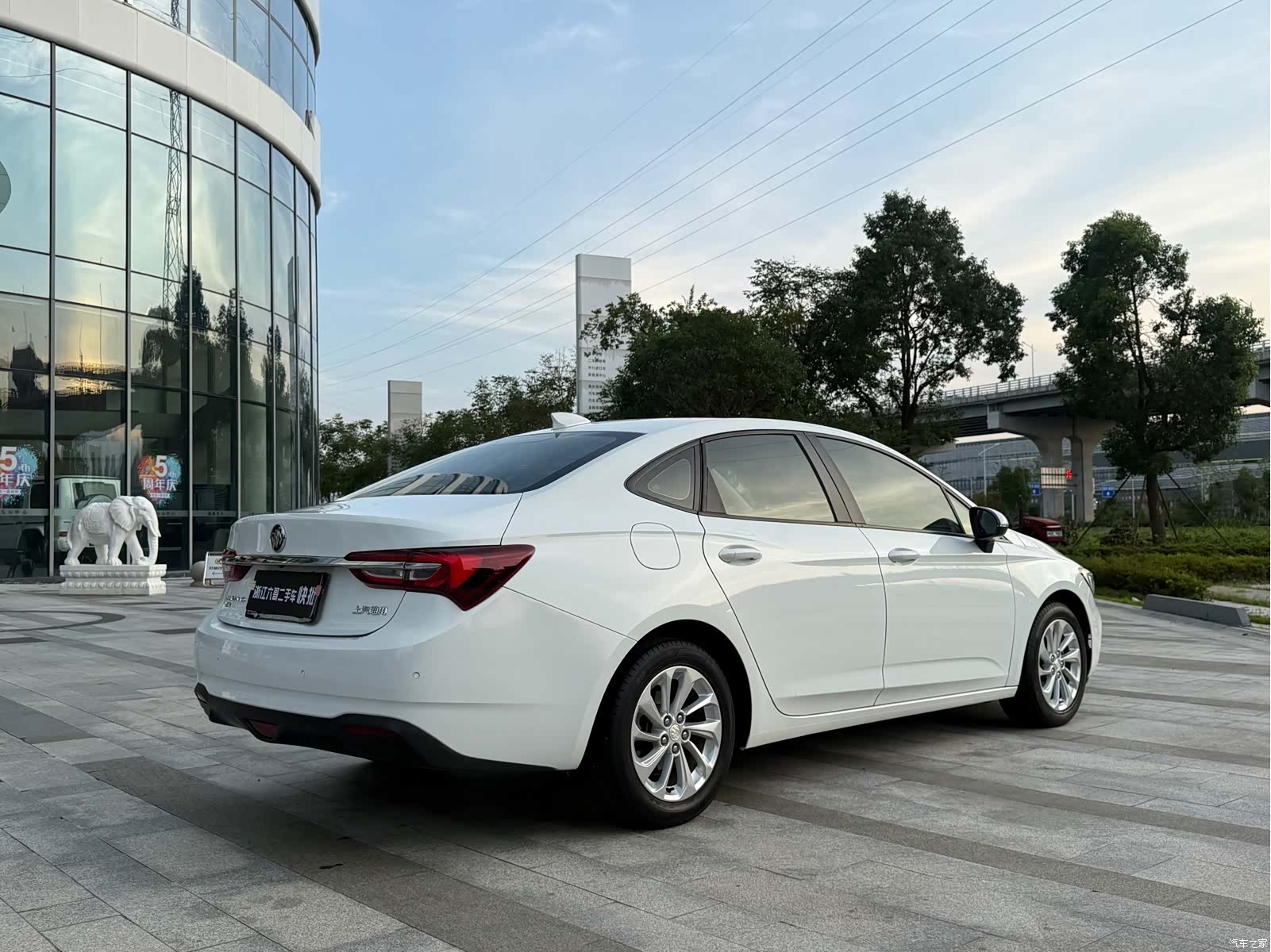 Buick Verano, 2020 11