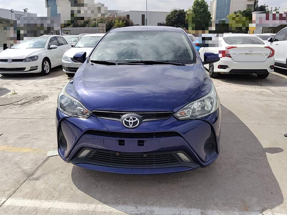 Toyota YARiS L to enjoy