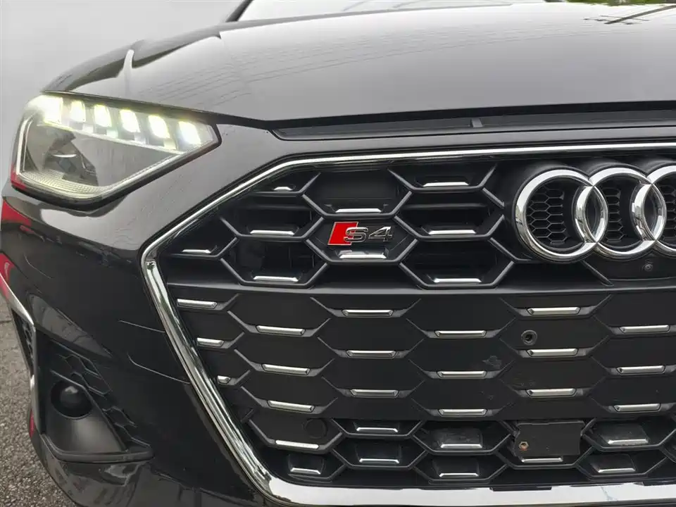 Audi S4