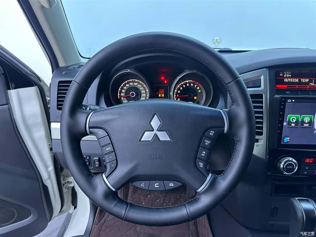 Mitsubishi Pajero, 2024 7