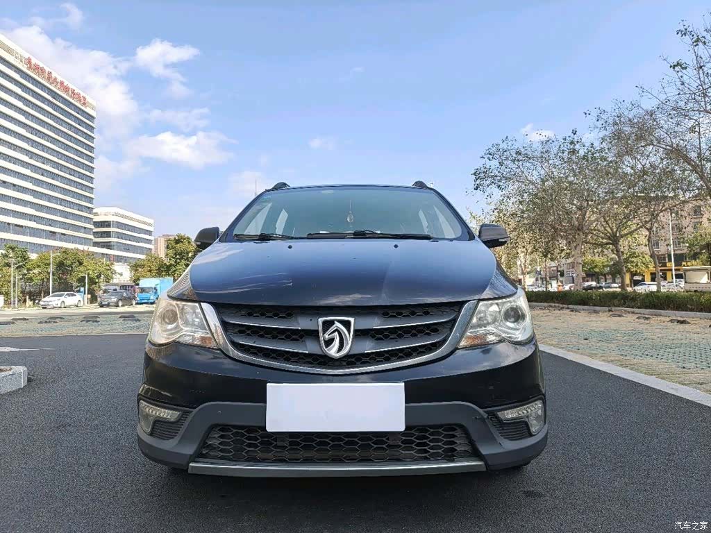 Wuling 730, 2015 2