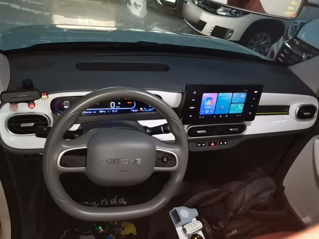 Geely Panda, 2025 10