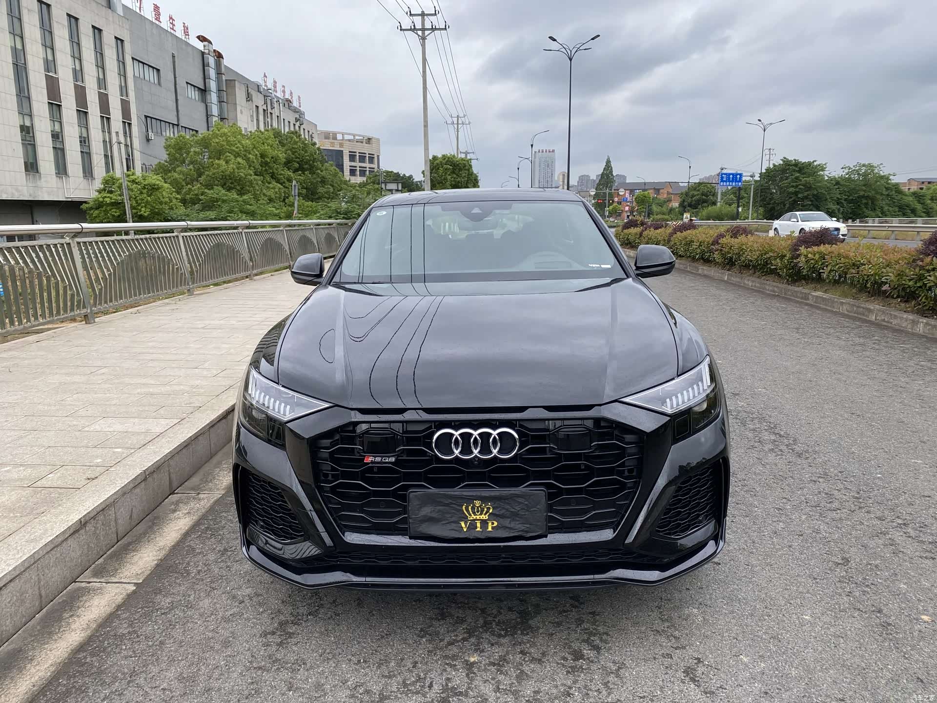 Audi Q8, 2025 4