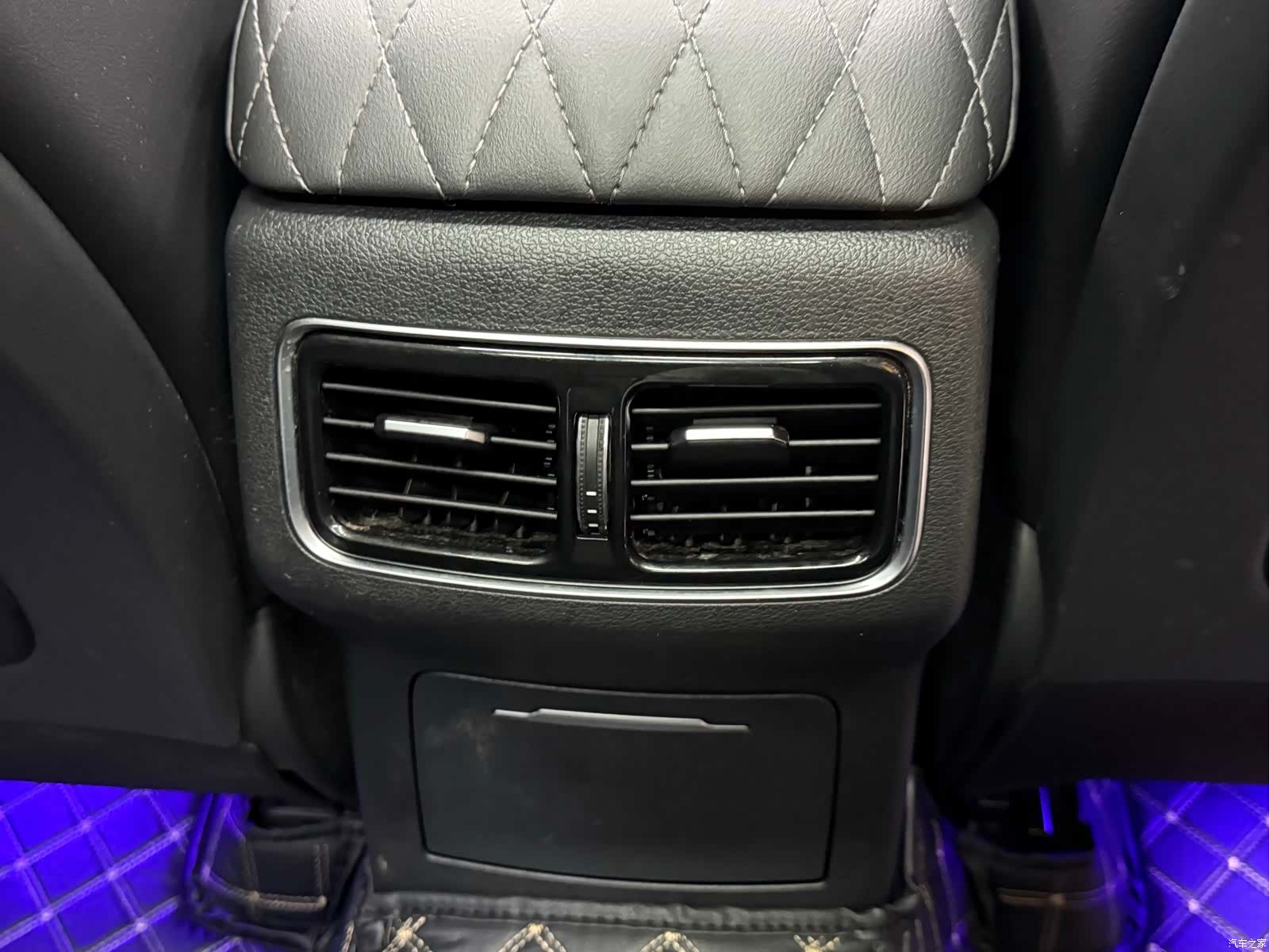 Hongqi HS5, 2023 14