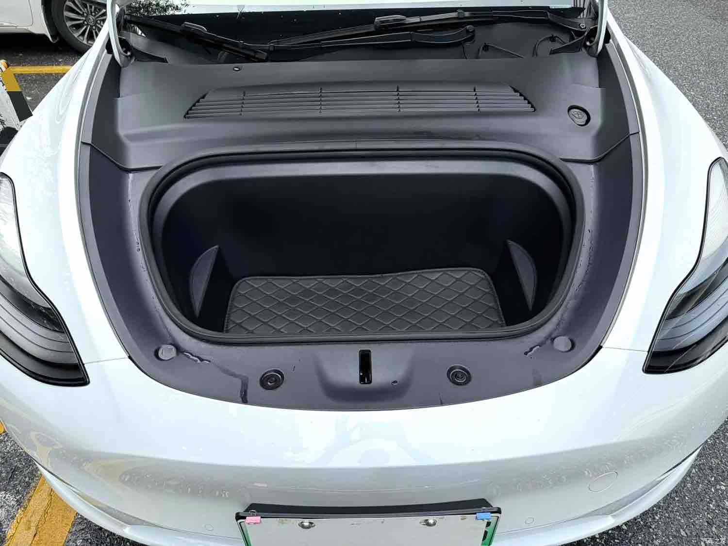 Tesla Model Y, 2022 14