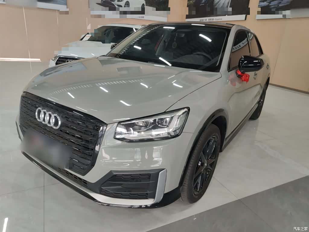 Audi Q2L, 2019 1