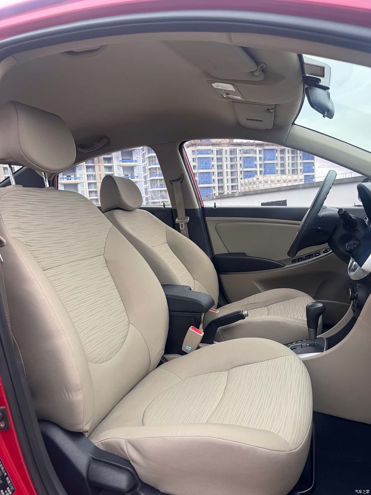Hyundai GLS, 2015 9