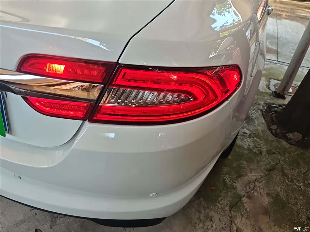 Jaguar XF, 2015 8
