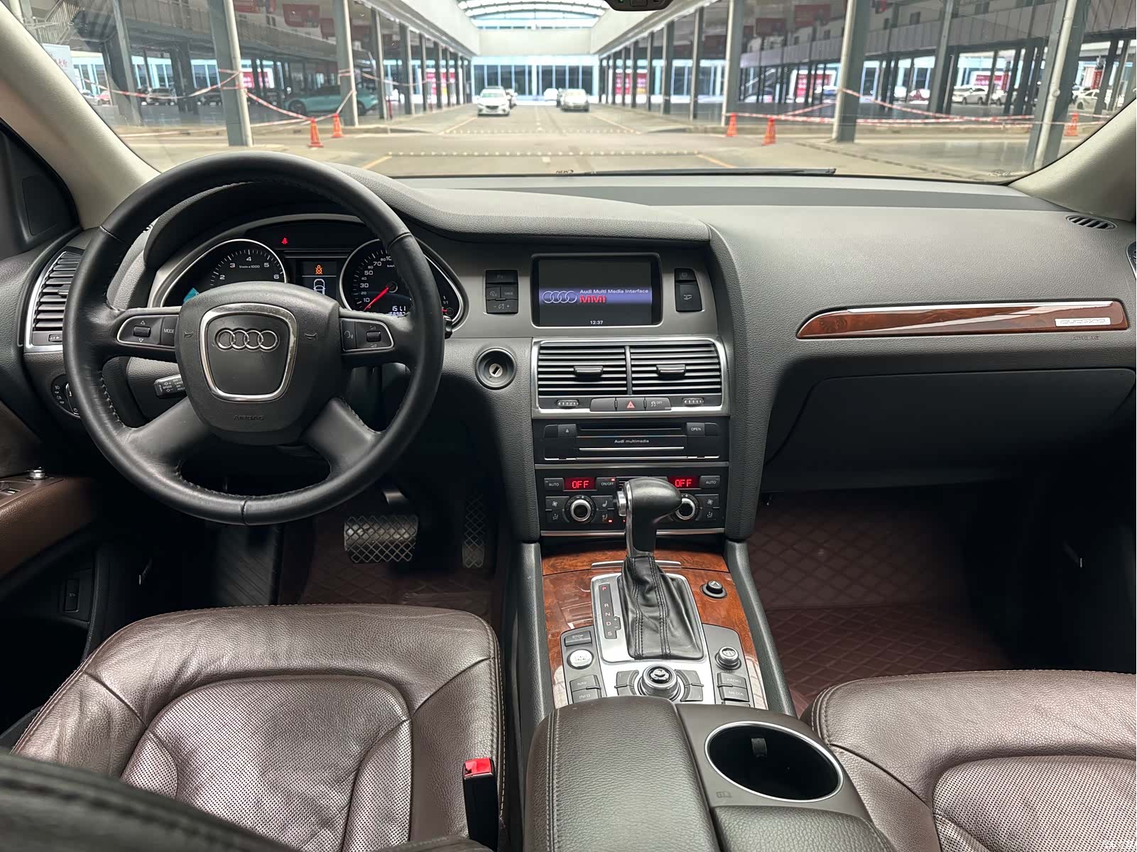 Audi Q7, 2012 11
