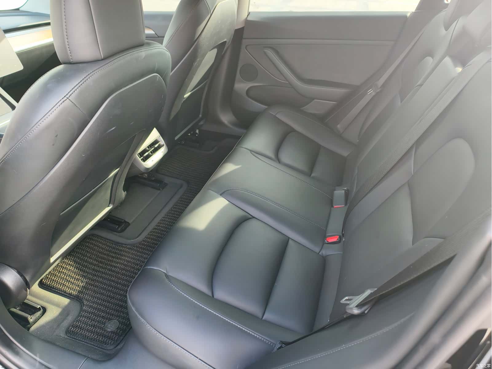 Tesla Model 3, 2022 8
