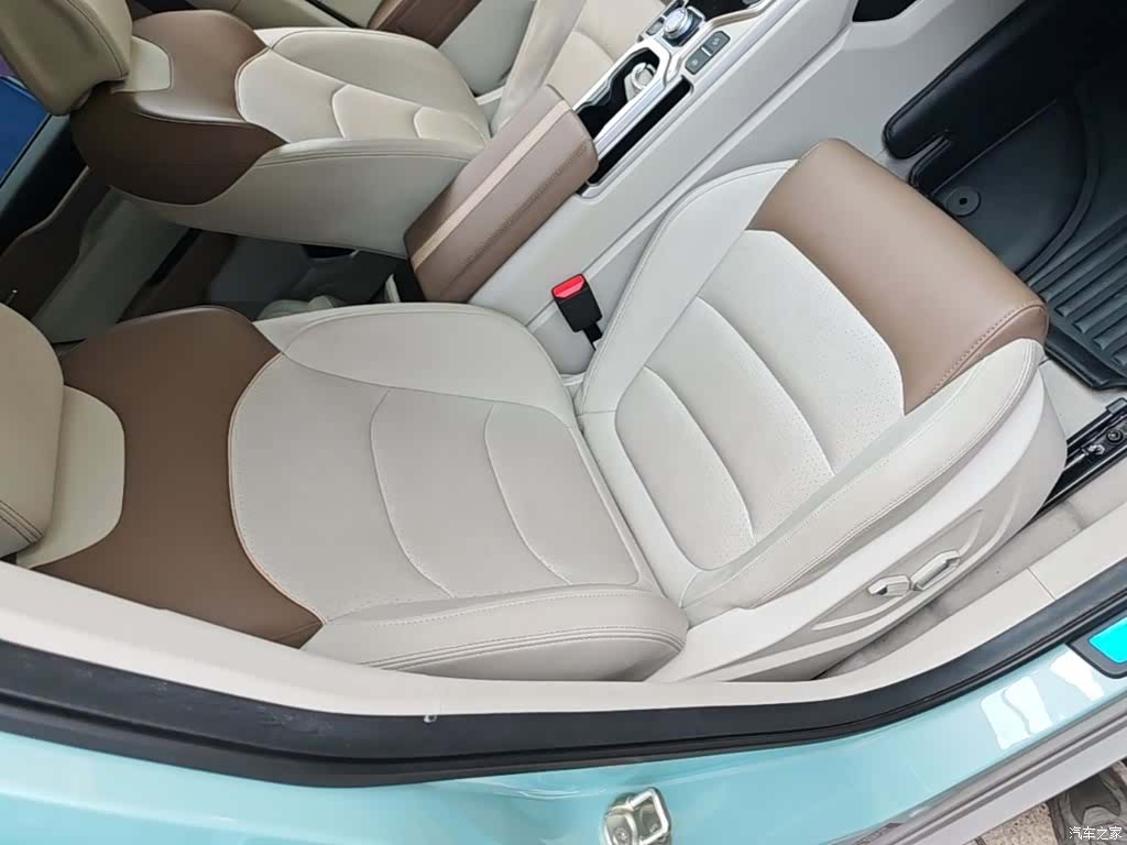 Geely Icon, 2022 25
