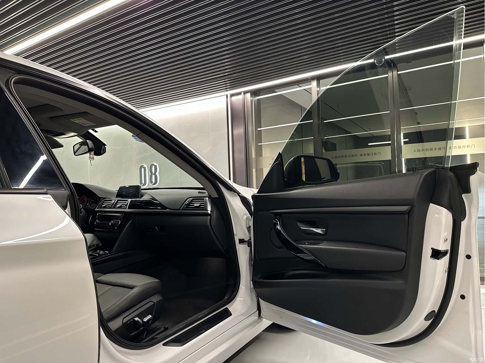 BMW 3 Series, 2018 36