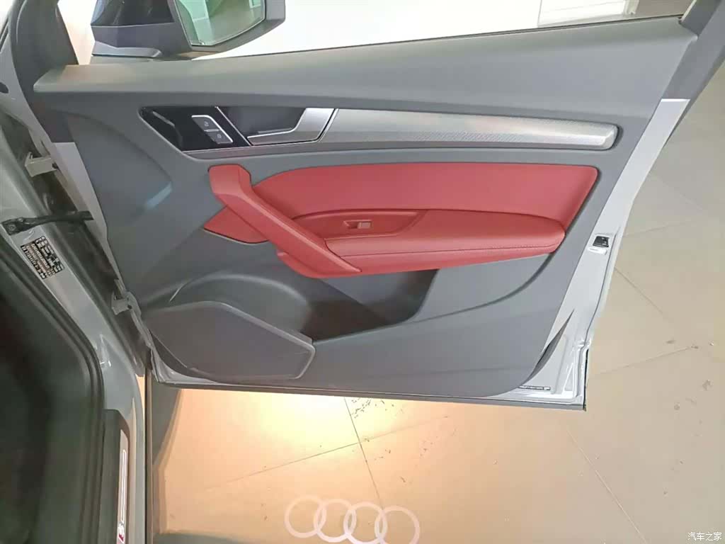 Audi Q5L, 2025 12