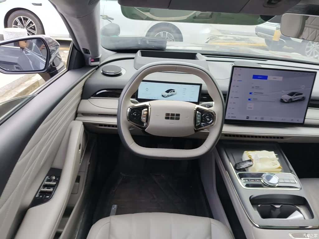 Geely 8, 2025 3