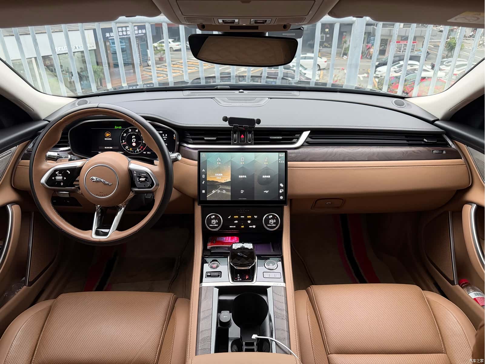 Land Rover P250, 2023 4
