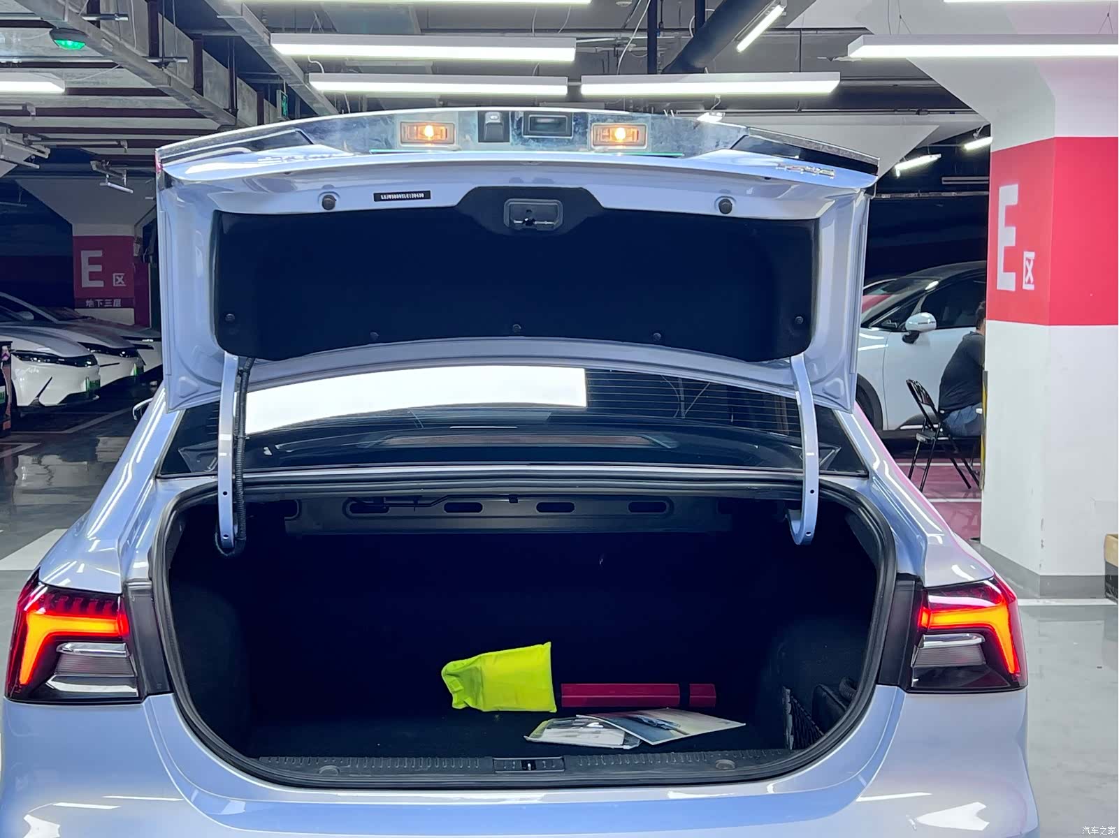 Rising Auto ER6, 2021 12