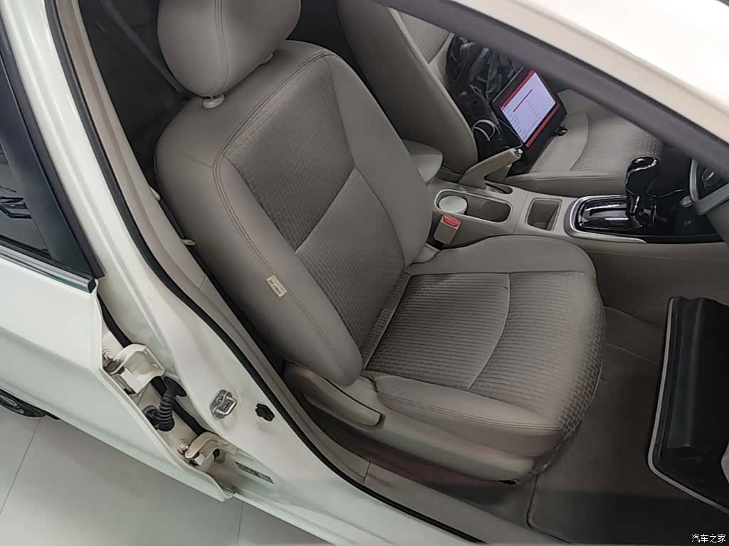 Nissan Tiida, 2016 25