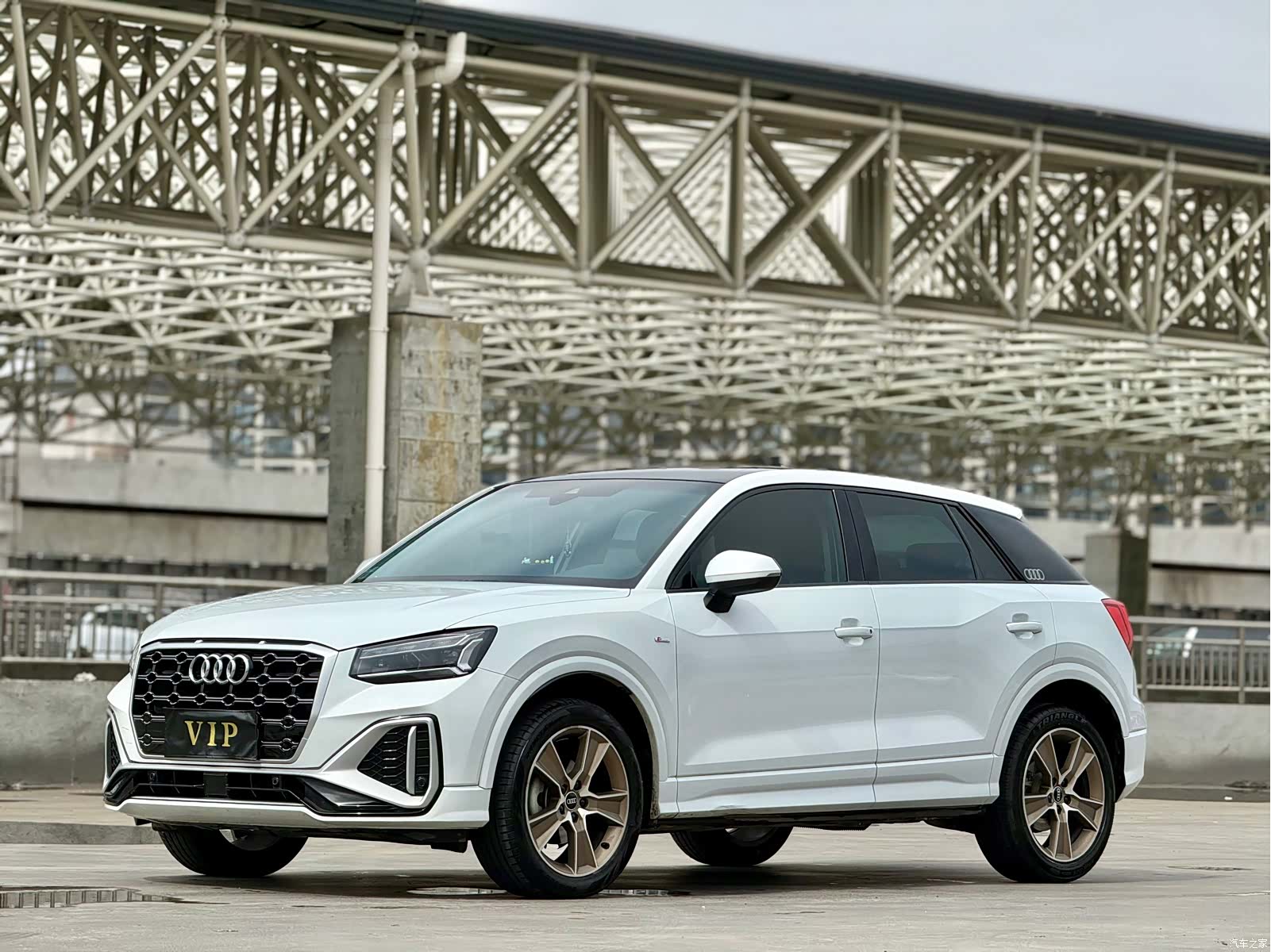 Audi Q2L, 2021 1