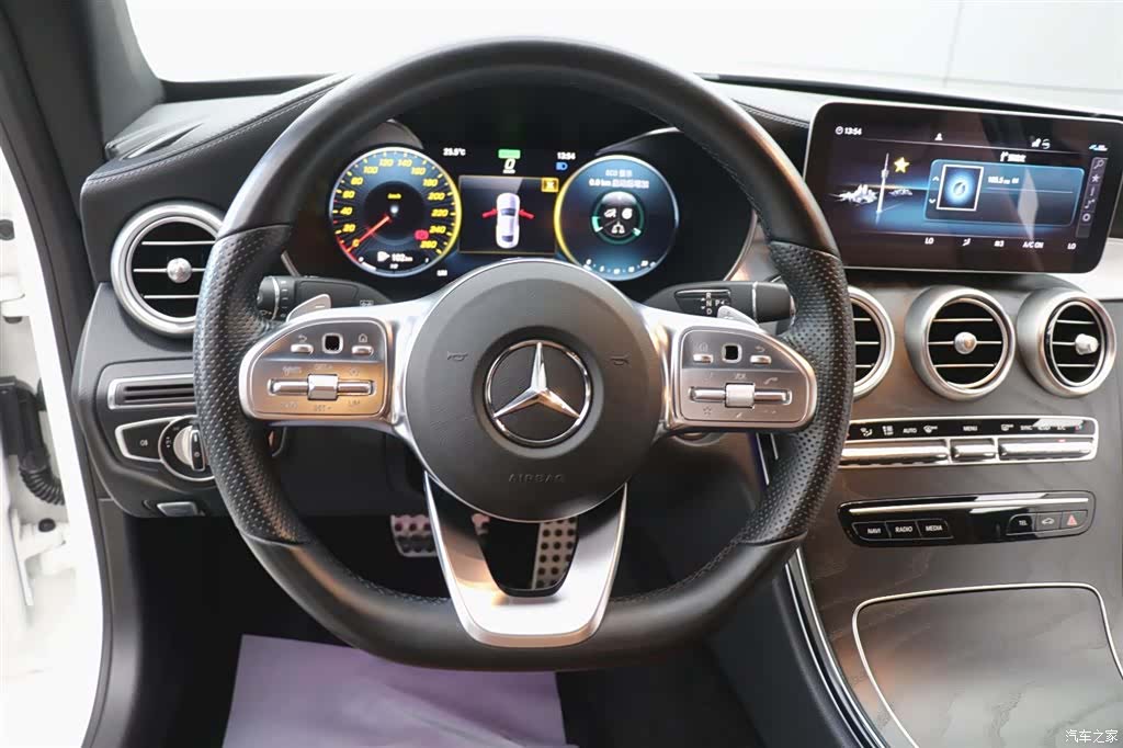 Mercedes-Benz C-Class, 2019 16