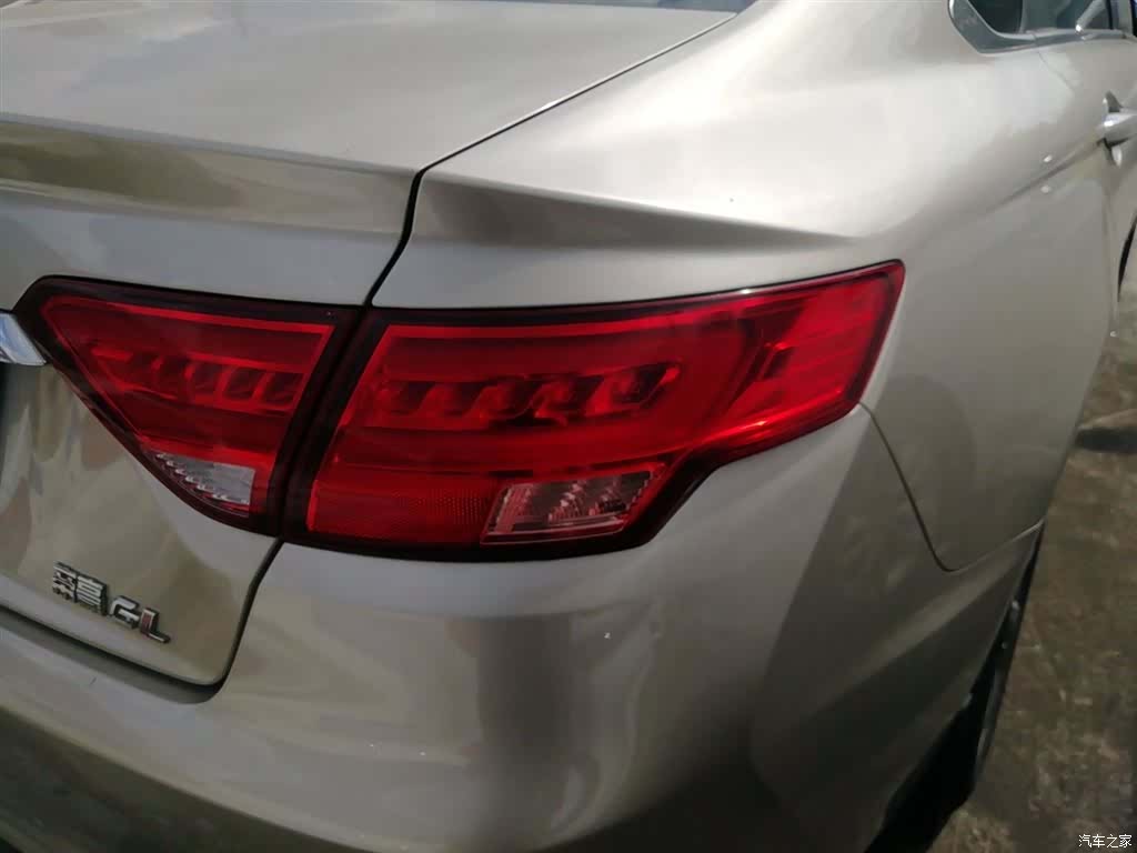 Geely Emgrand, 2020 7