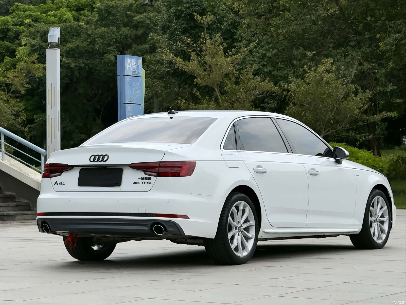 Audi A4L, 2018 6