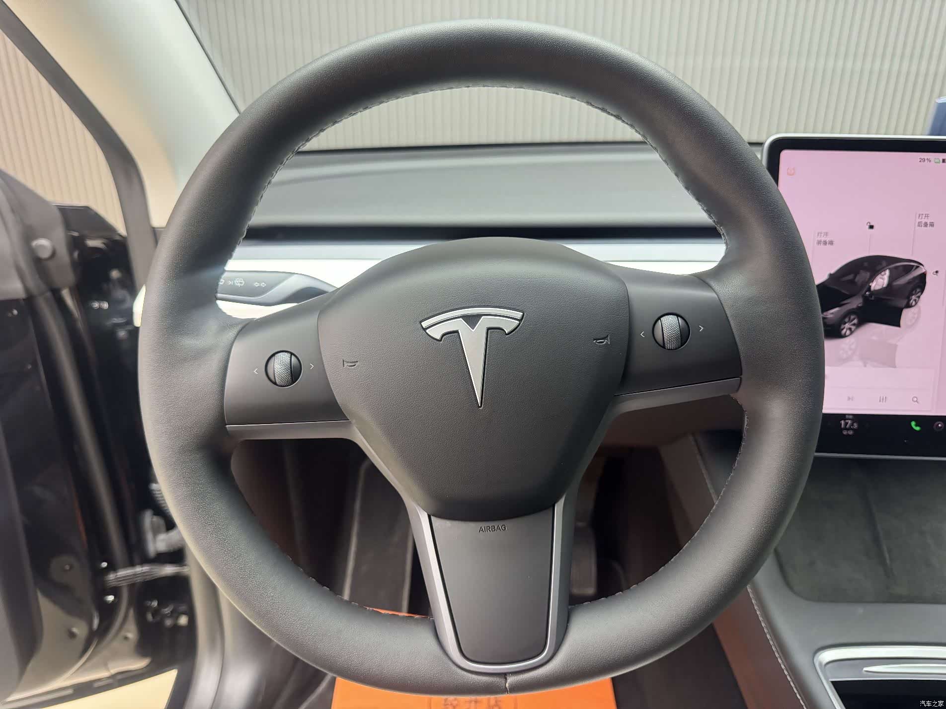 Tesla Model Y, 2022 17