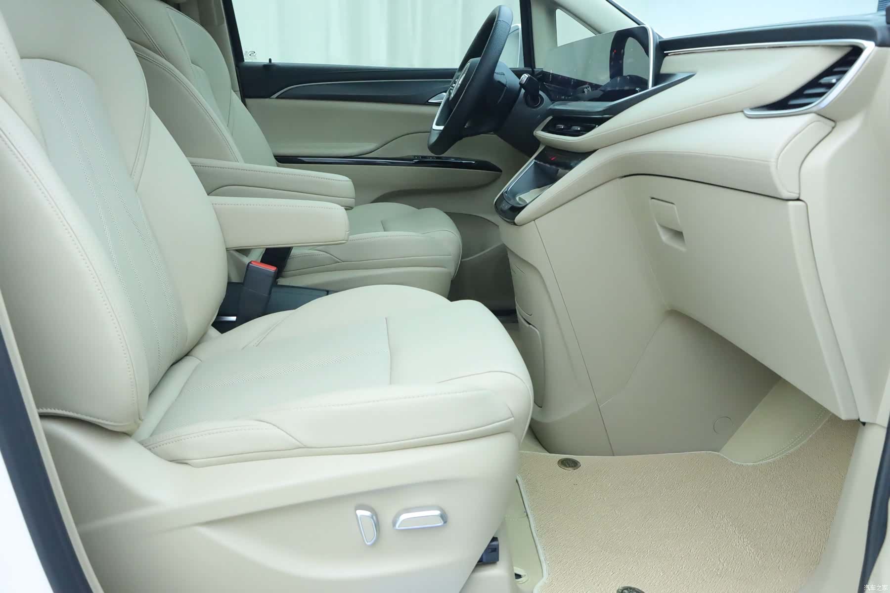 Buick GL8, 2025 8
