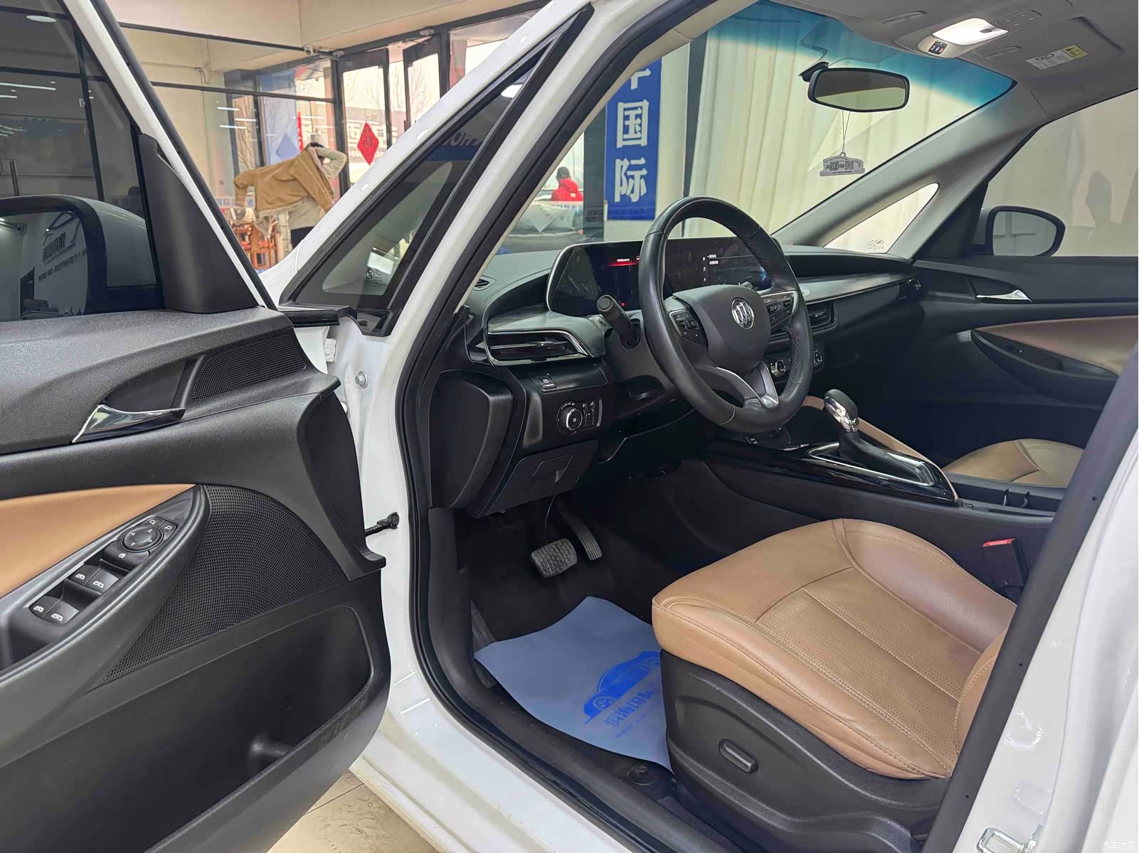 Buick GL6, 2022 7