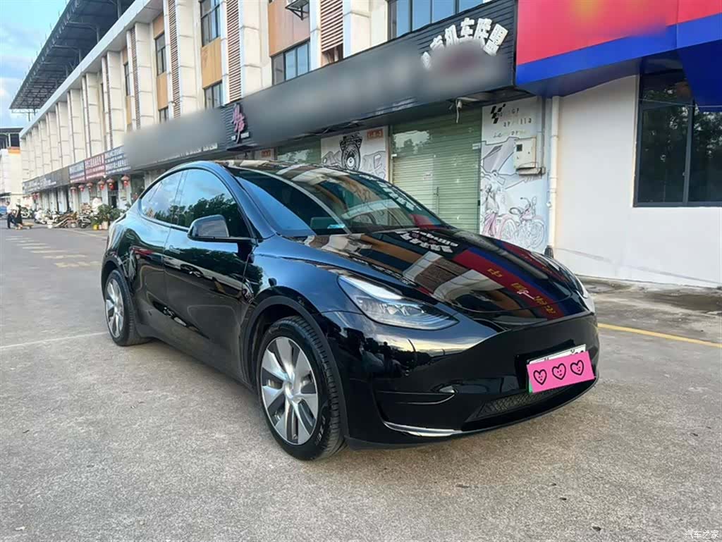 Tesla Model Y, 2023 25