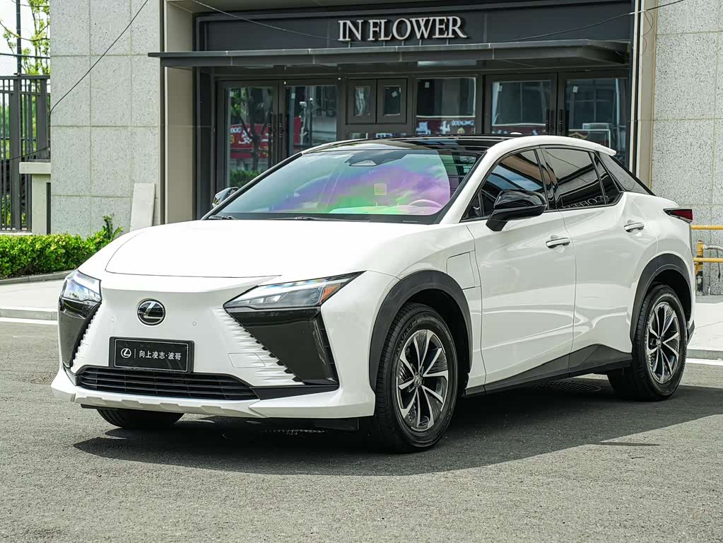 Lexus RZ