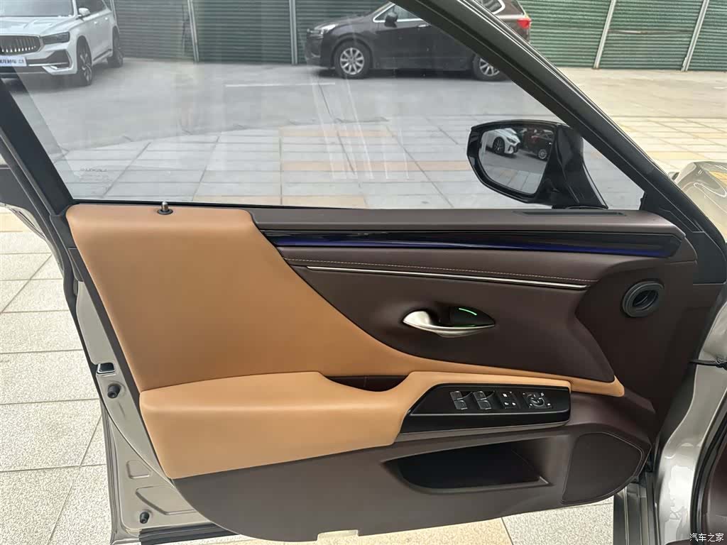 Lexus ES, 2021 17