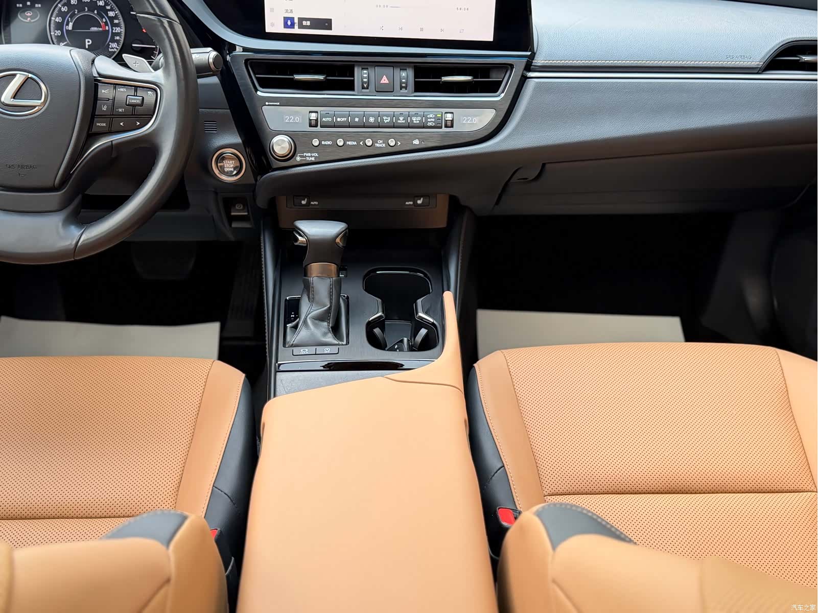 Lexus ES, 2023 16