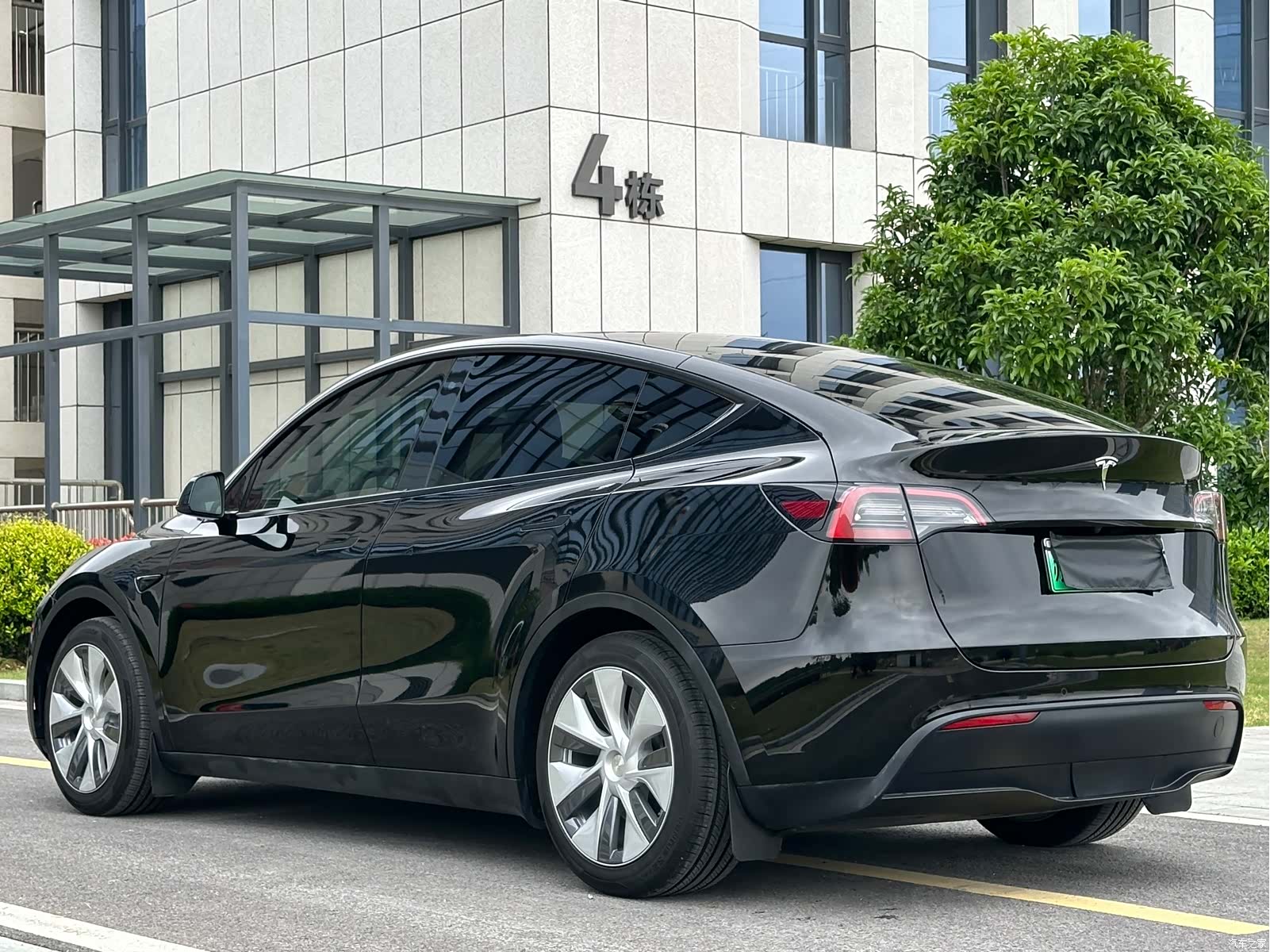 Tesla Model Y, 2022 28