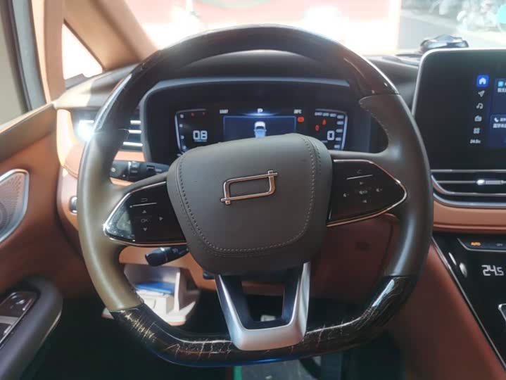 Bestune M9 2023 2.0T zhi zun xing