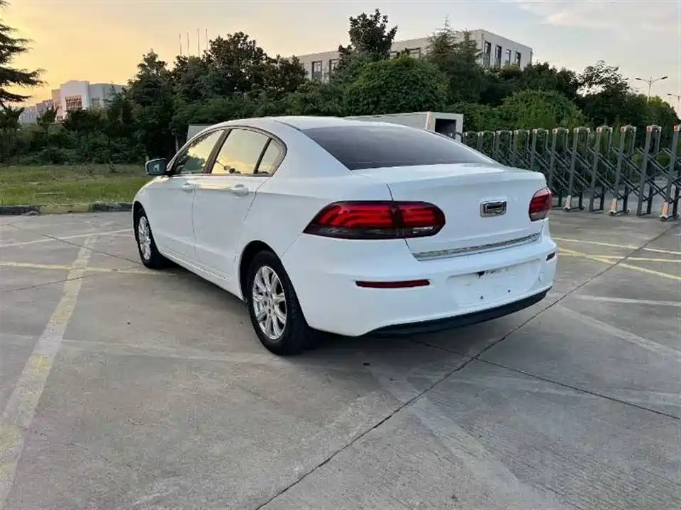 Qoros 3