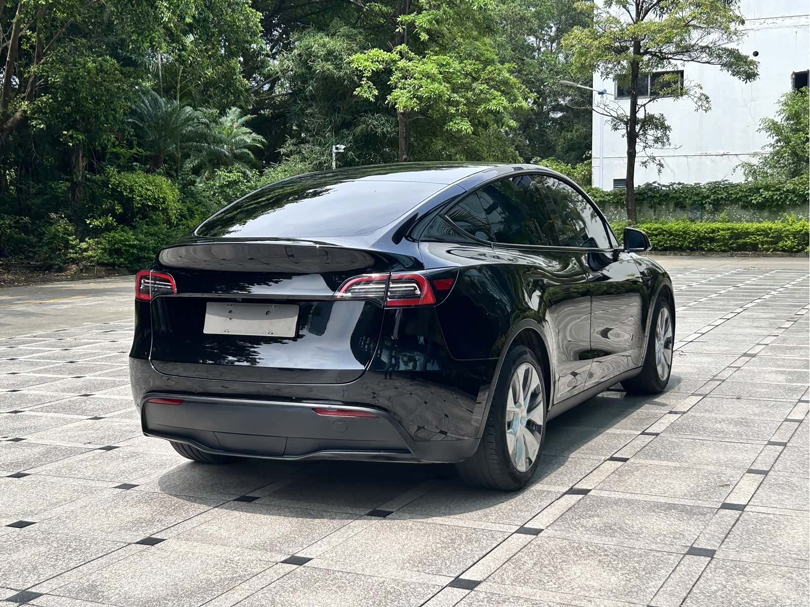 Tesla Model Y, 2022 4