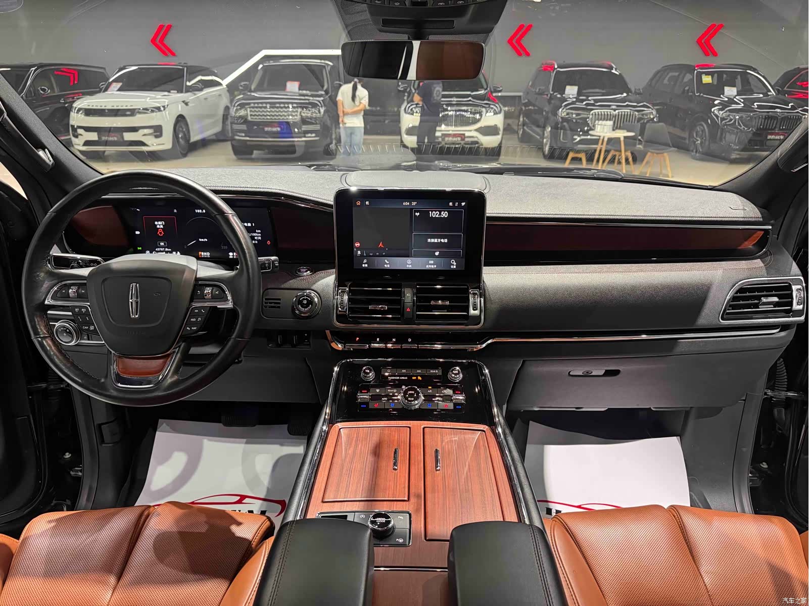 Lincoln Navigator, 2021 13