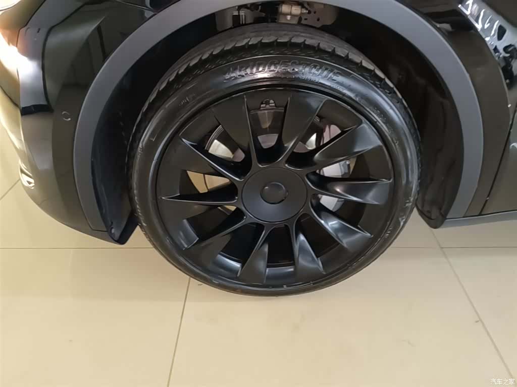 Tesla Model Y, 2022 23