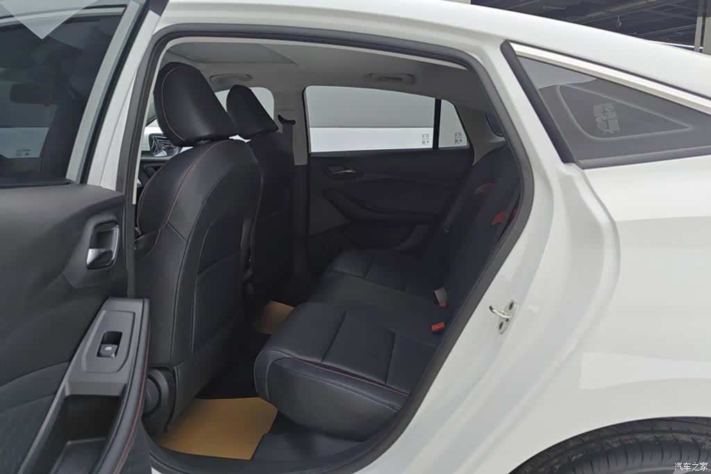 MG MG5, 2024 11