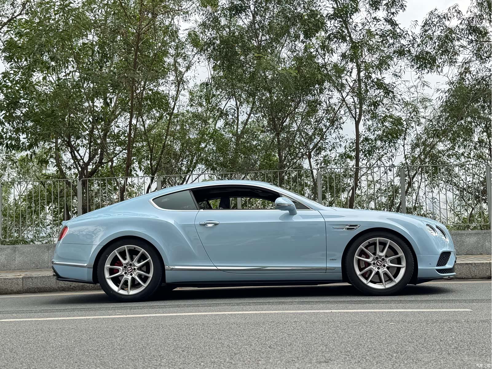 Bentley Continental GT, 2019 7