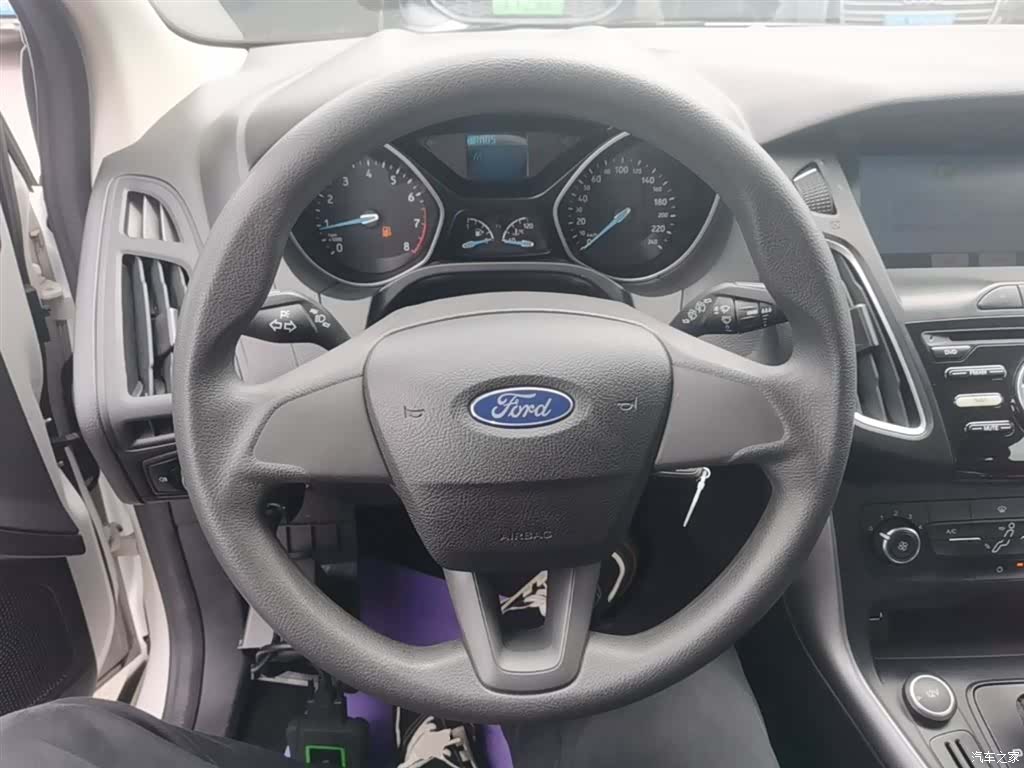 Ford Focus, 2019 11