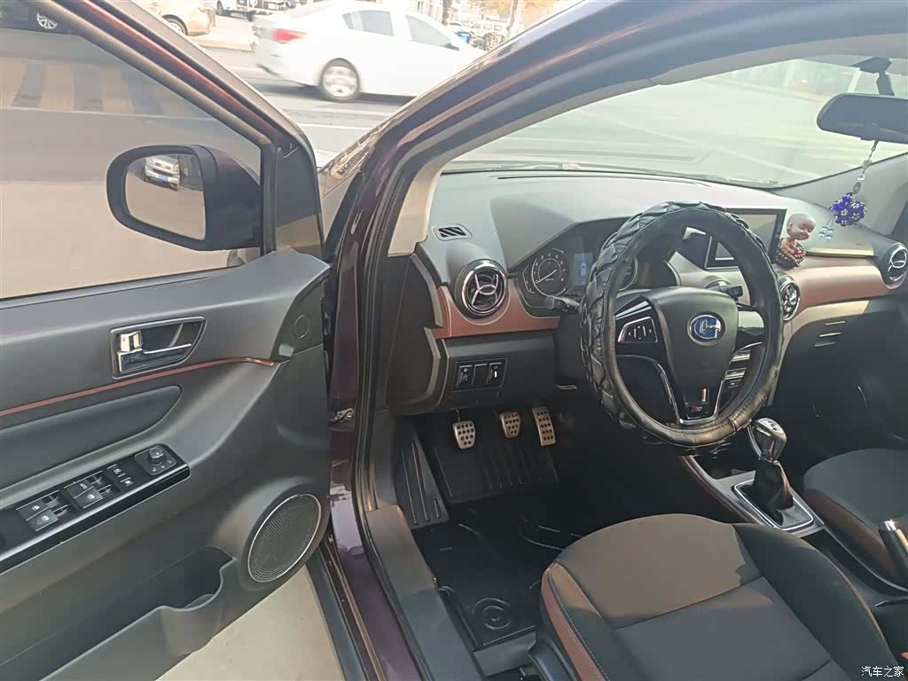 BAIC Q25, 2016 13