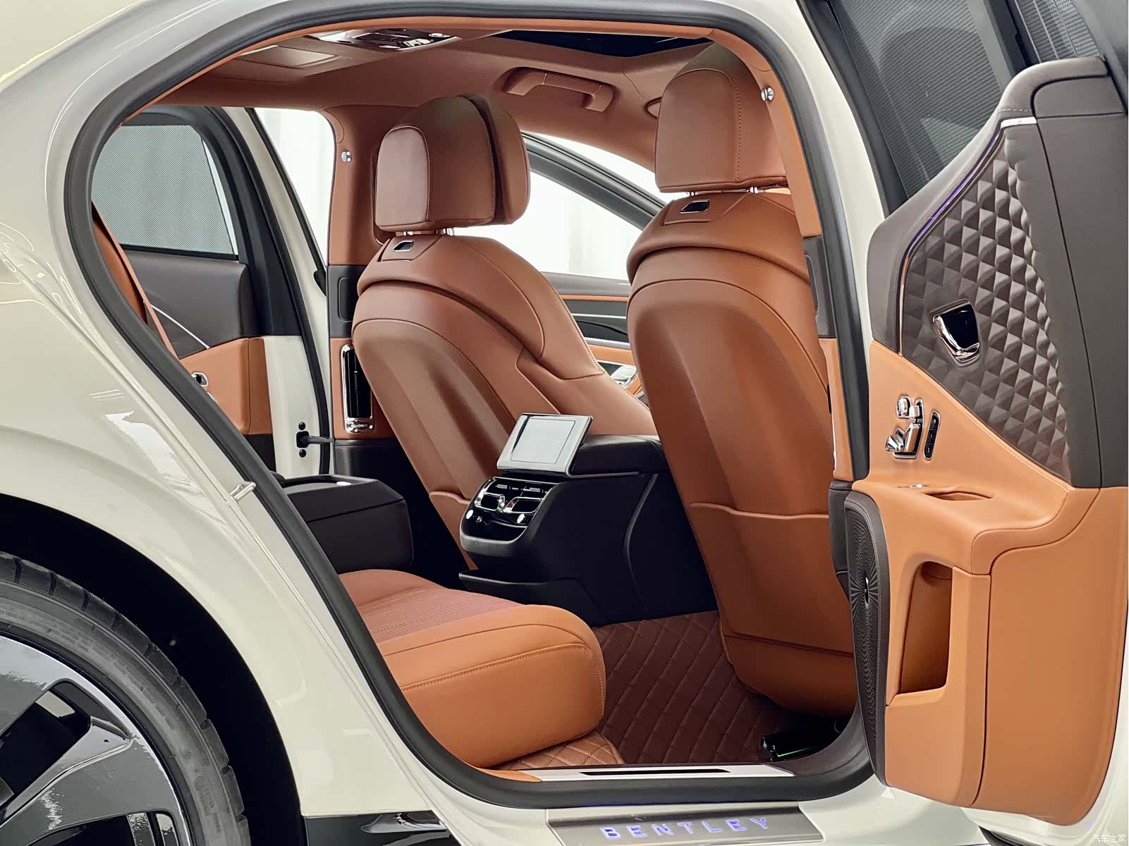 Bentley Flying Spur, 2022 8
