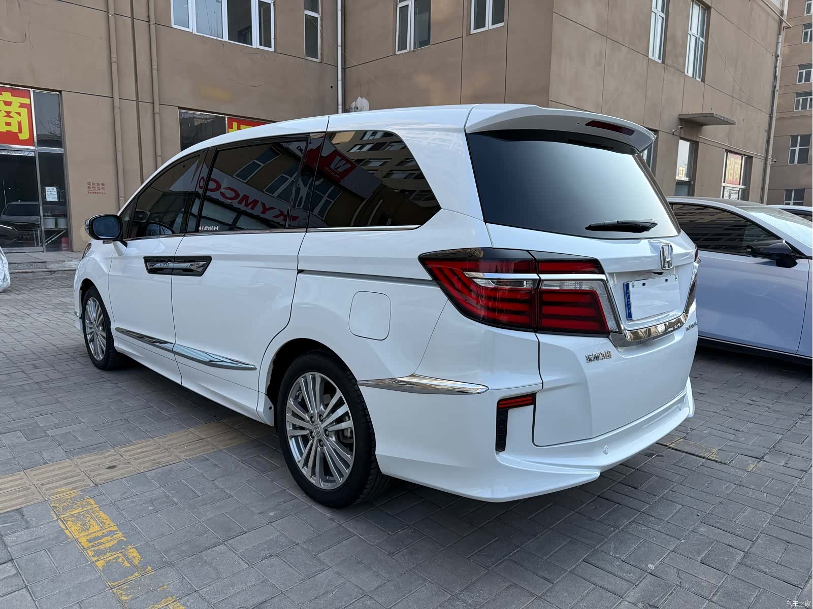 Honda Elysion, 2017 17
